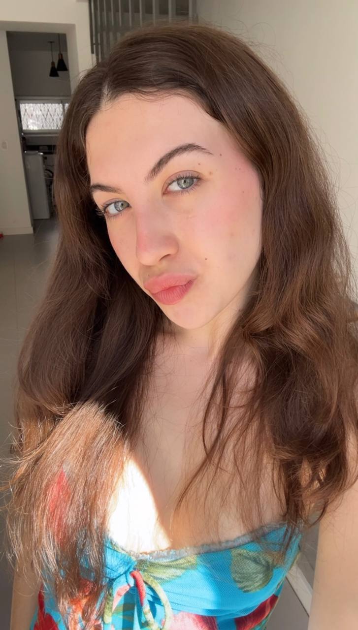 Nude girl Amber in Sao Paulo