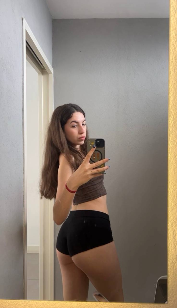 Amber in her underwear in Sao Paulo