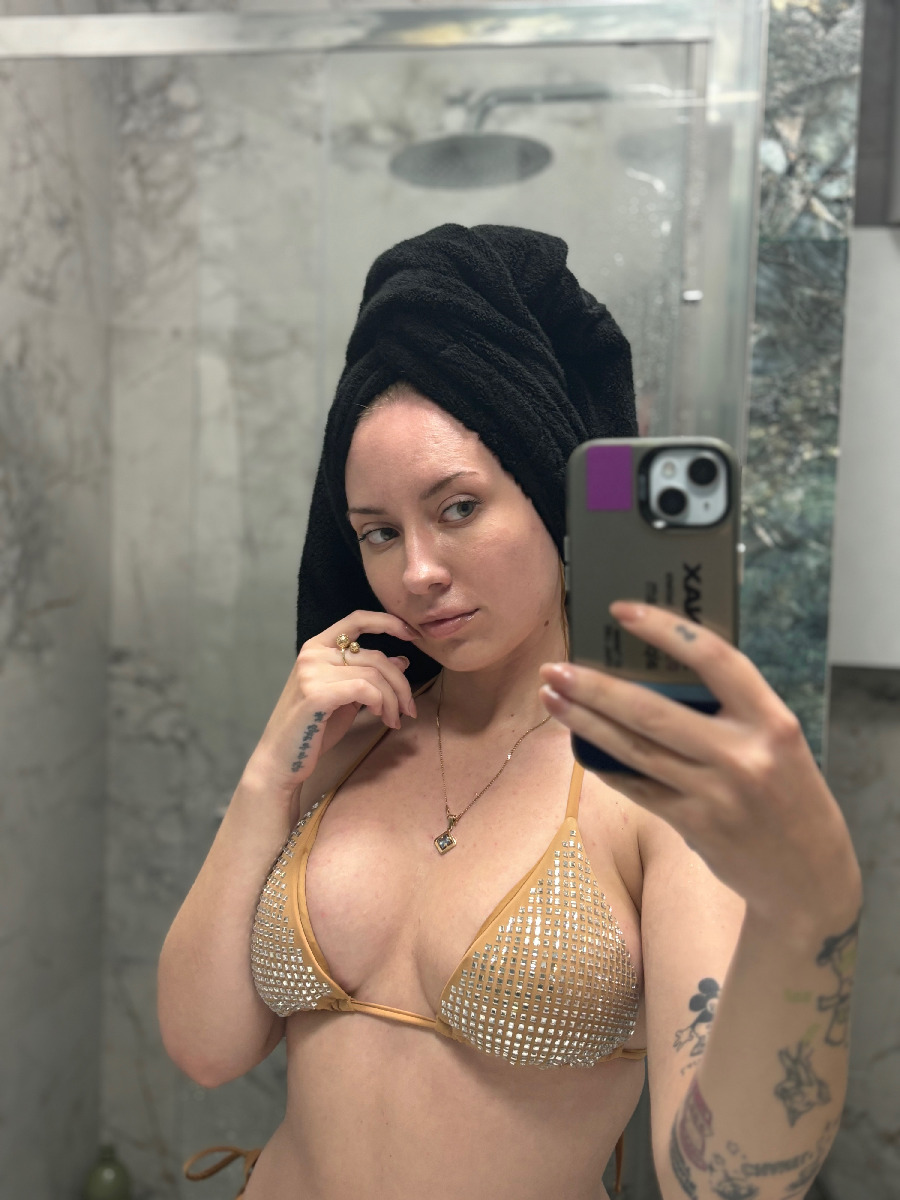 Nude girl KateV in Sao Paulo