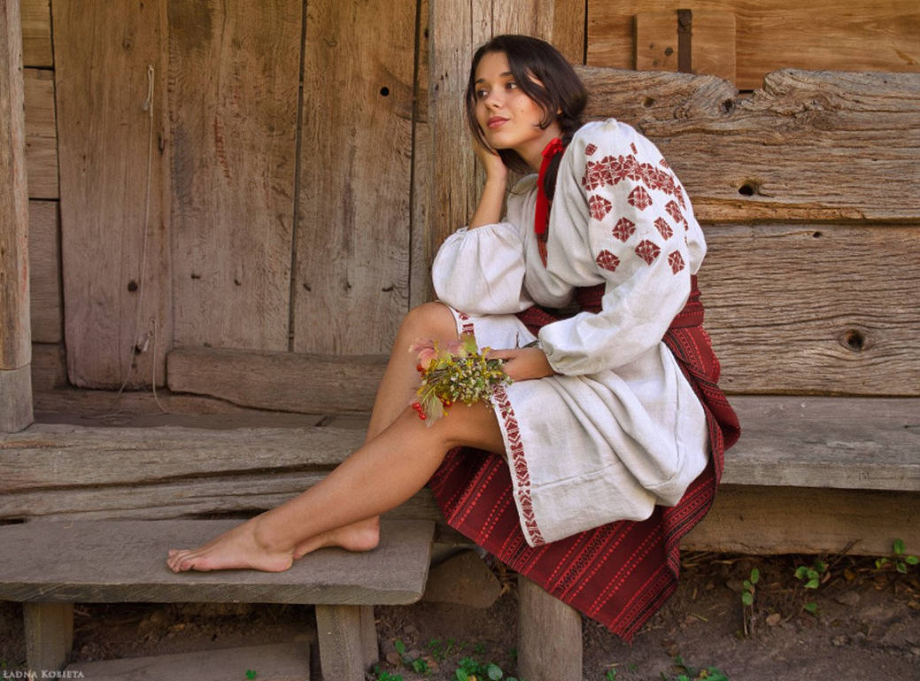 Fresh photos, fresh mood — Women in Slavic costumes online in Sao Paulo
